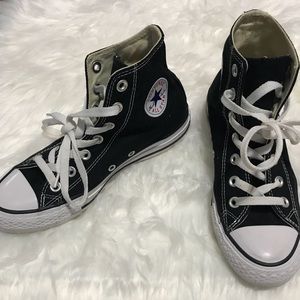Black high top converse